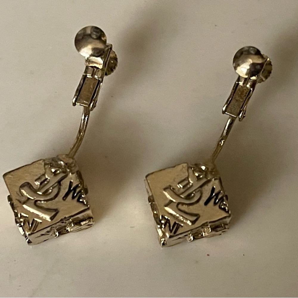 Vintage YSL gold plated turn lock earrings - Picture 4 of 6